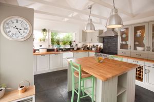 Kitchen / Breakfast Room - click for photo gallery